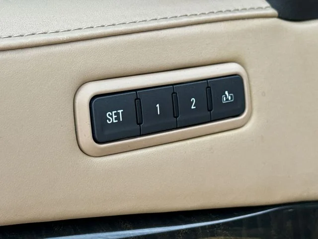 Used 2018 White Cadillac Platinum Edition image 23