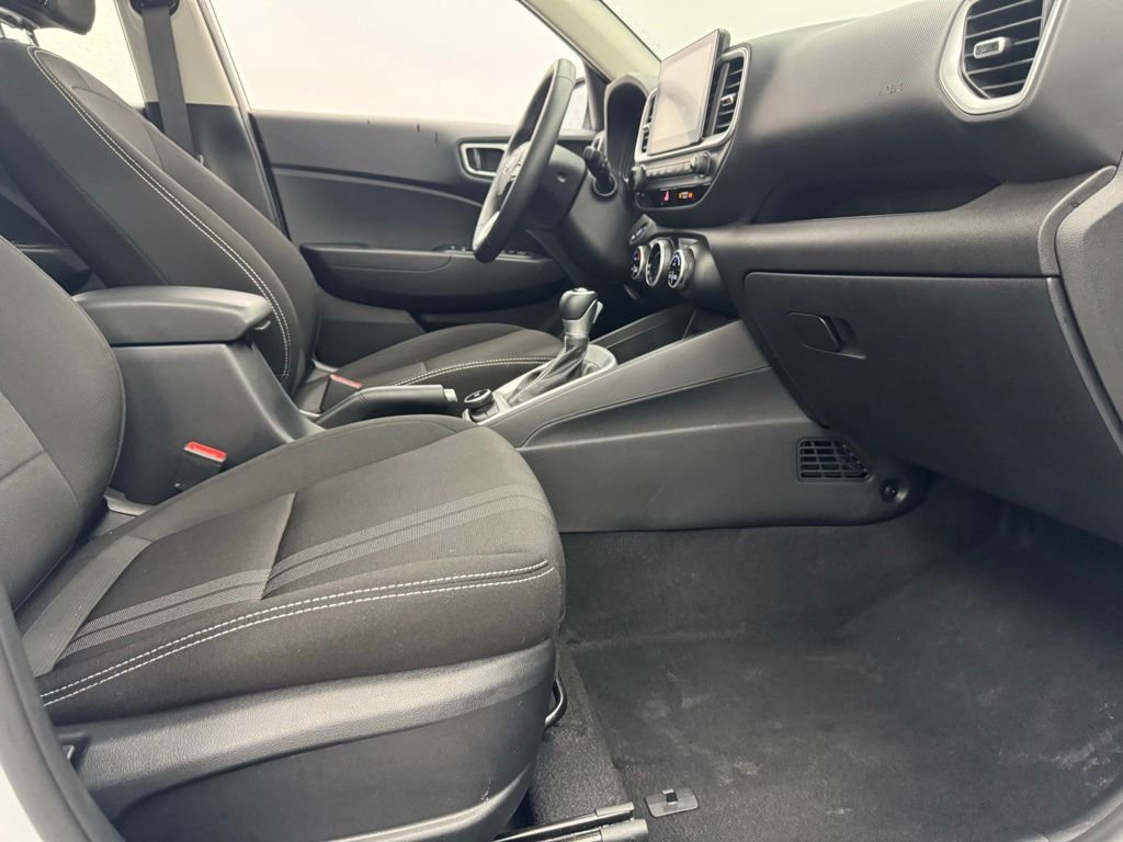 Used 2025 Lunar White Hyundai SEL image 30