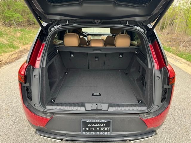 New 2026 Firenze Red LAND ROVER SE image 8