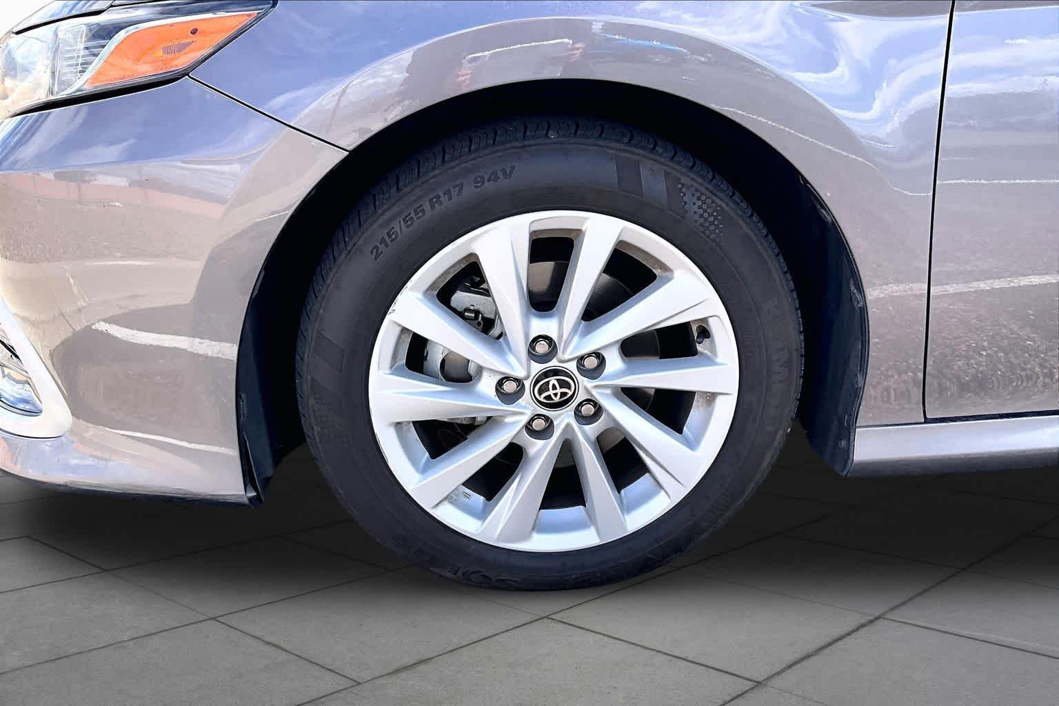 Used 2022 Predawn Gray Mica Toyota LE image 10