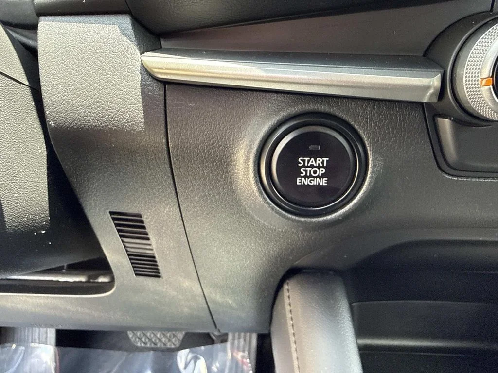 Used 2025 White Mazda 2.5 S image 36