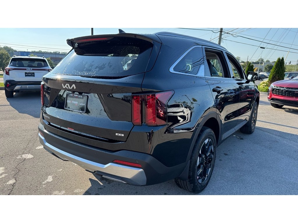 2025 Kia Sorento S photo 2