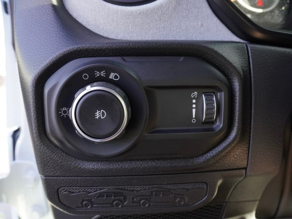 New 2026 Bright White Clear-Coat Exterior Paint Jeep Sport image 12