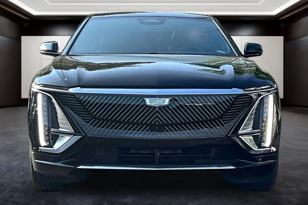 Certified 2025 Cadillac LYRIQ Luxury 1 with VIN 1GYKPNRL2SZ303496 for sale in Beachwood, OH