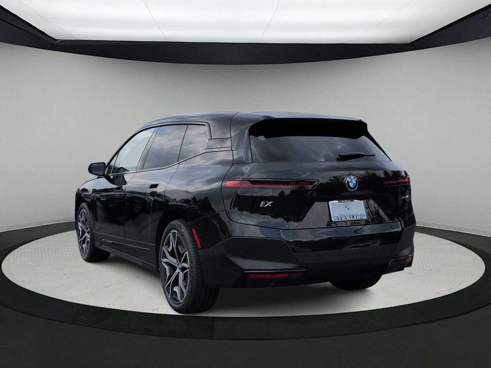 Certified Used 2024 Black Sapphire Metallic BMW xDrive50 image 6