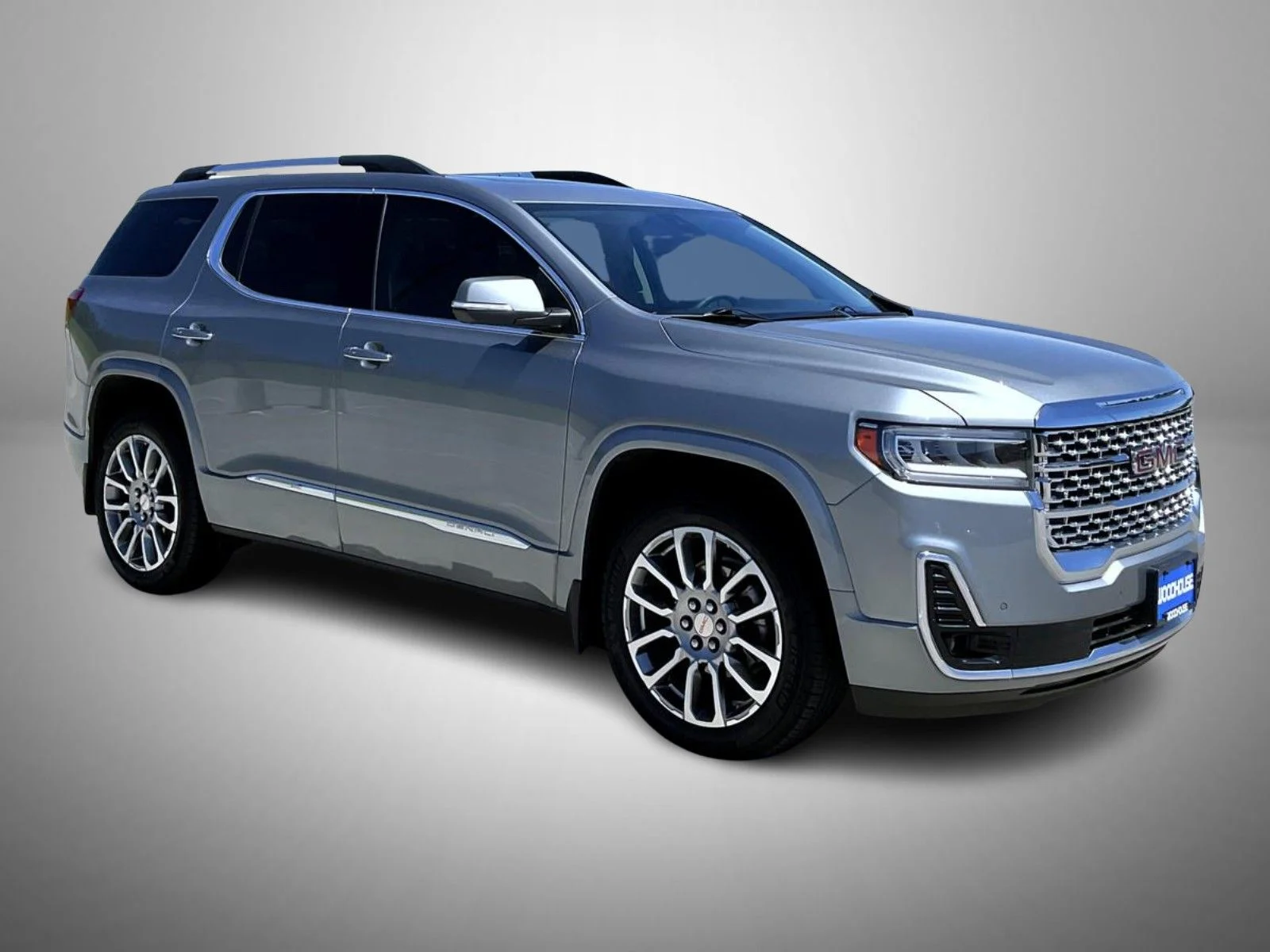 Used 2023 Silver GMC Denali image 3