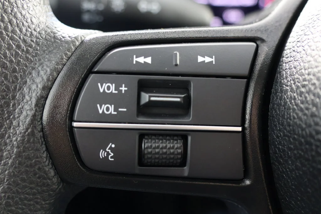 Used 2025 Meteorite Gray Metallic Honda LX image 11