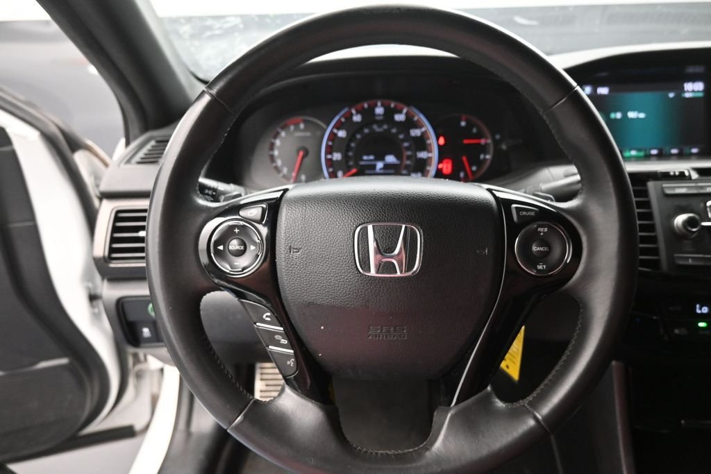 Used 2016  Honda Sport image 6