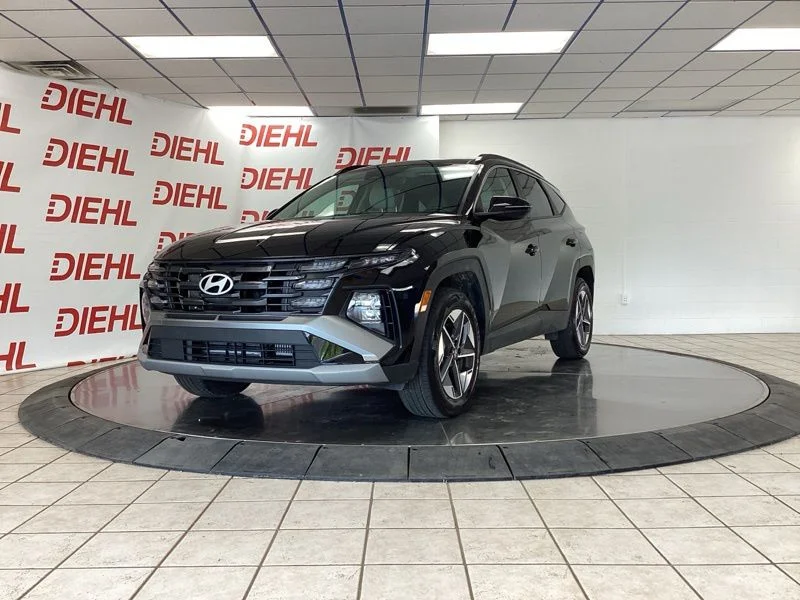 Used 2025 Gray Hyundai SEL Convenience image 3