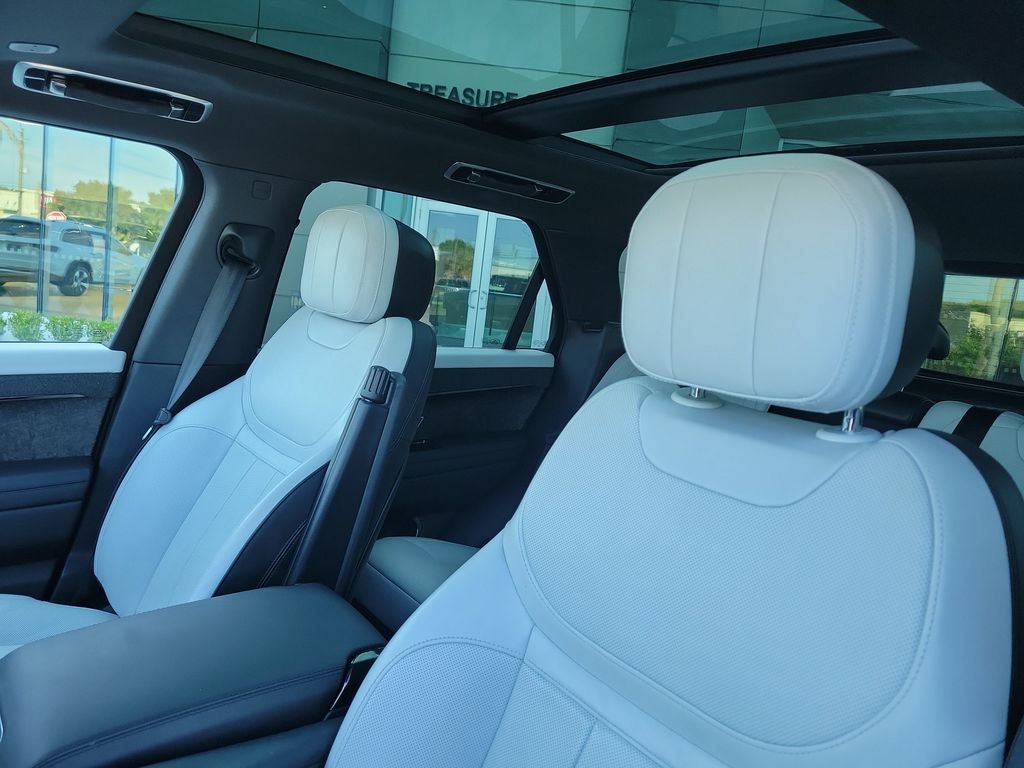 Certified Used 2023 Blue Land Rover SE Dynamic image 26