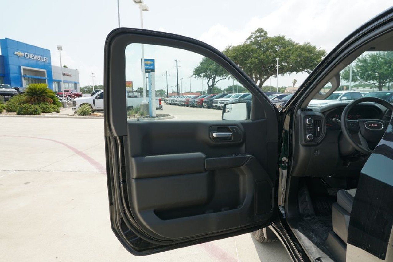 New 2026 Onyx Black GMC Pro image 14