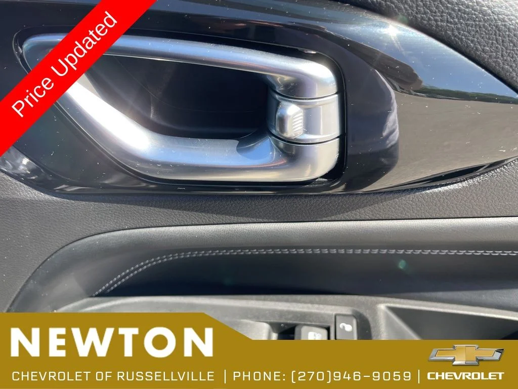 Used 2022 Diamond Black Jeep Latitude image 23