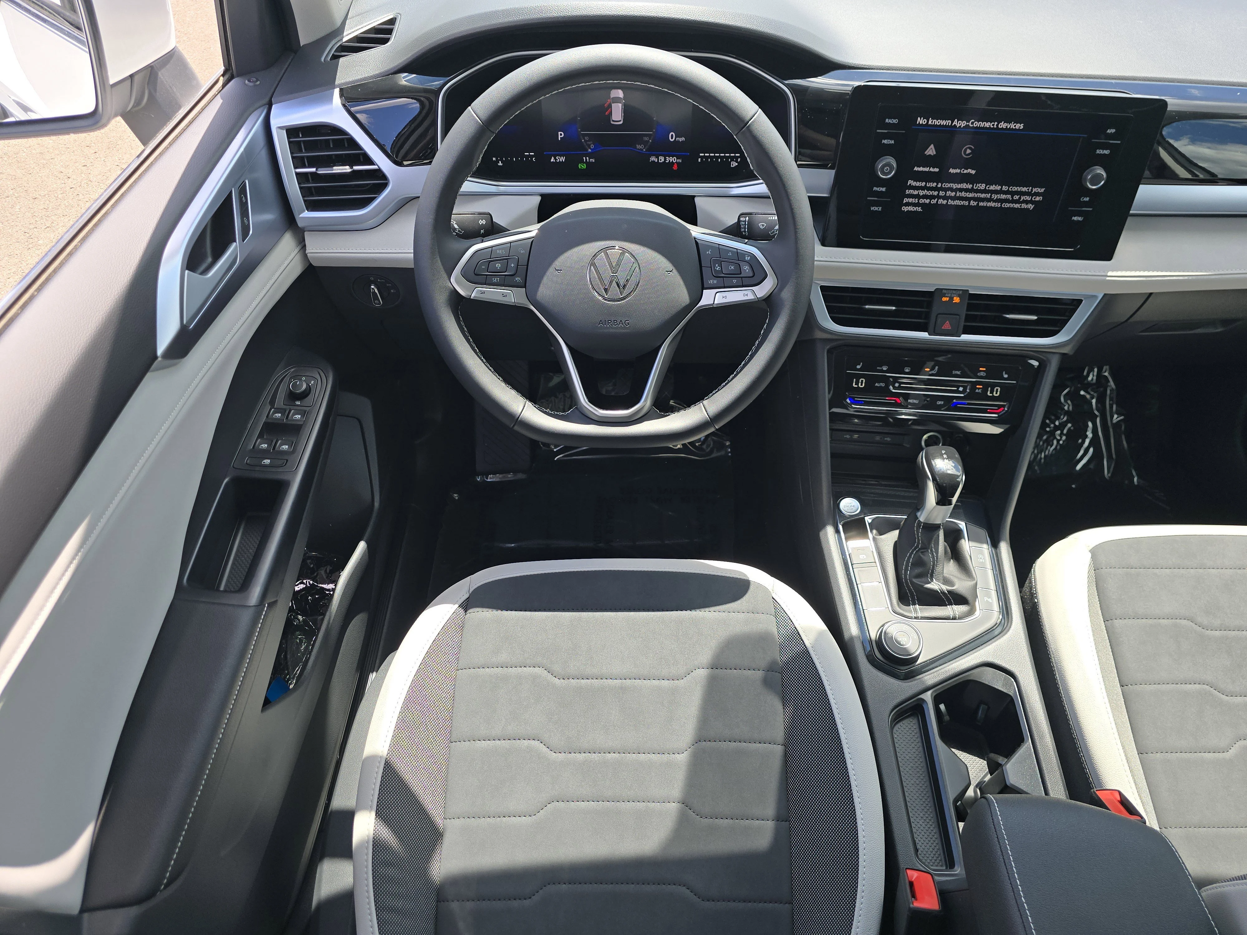 New 2026 Pure White Volkswagen SE image 20