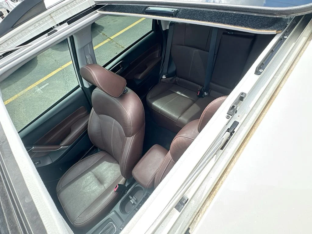 Used 2018 White Subaru 2.5i Touring image 27