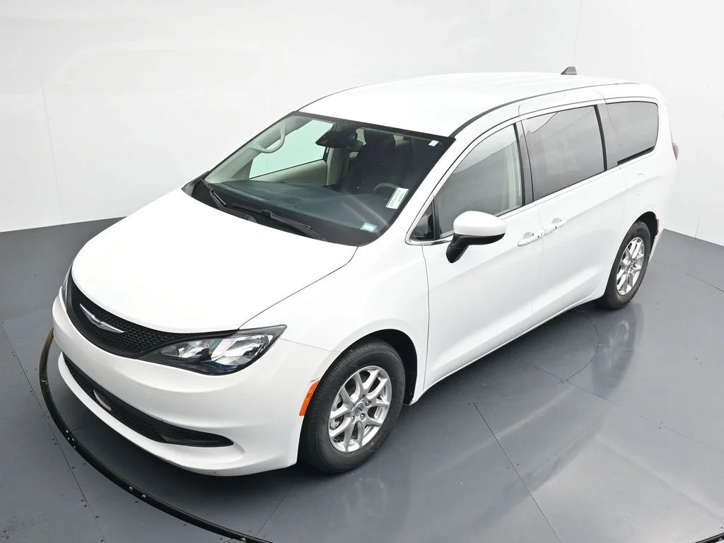 Used 2023 White Chrysler LX image 25