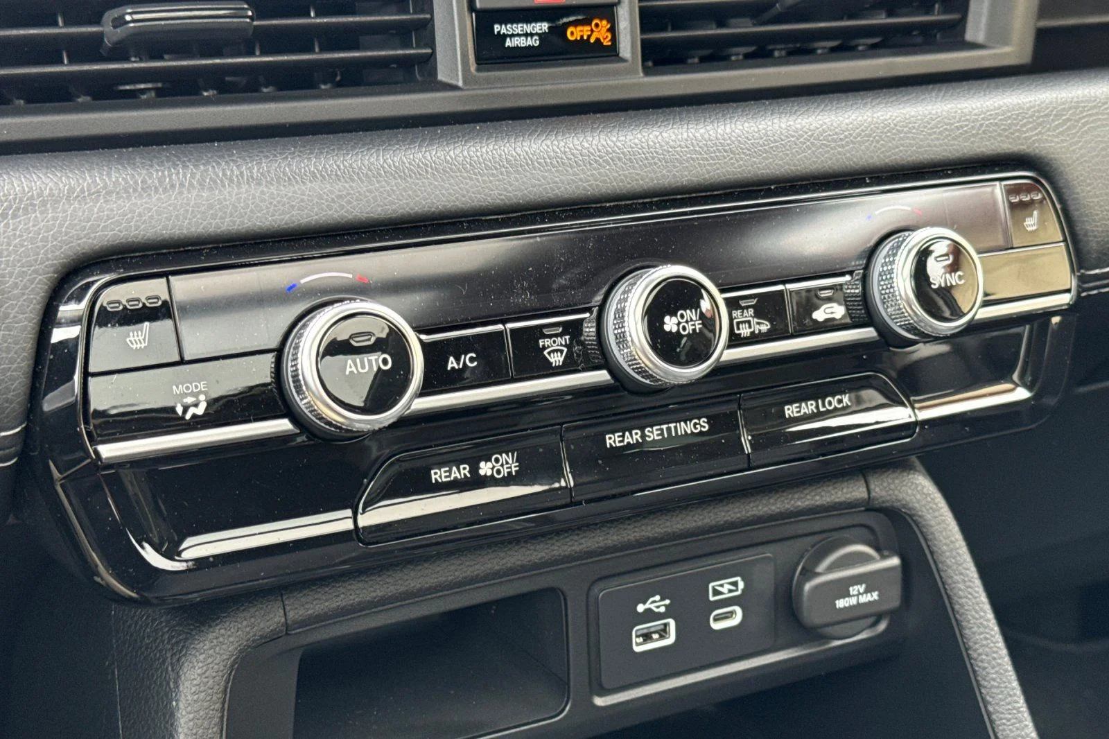 2025 Honda Pilot Touring - Photo 25