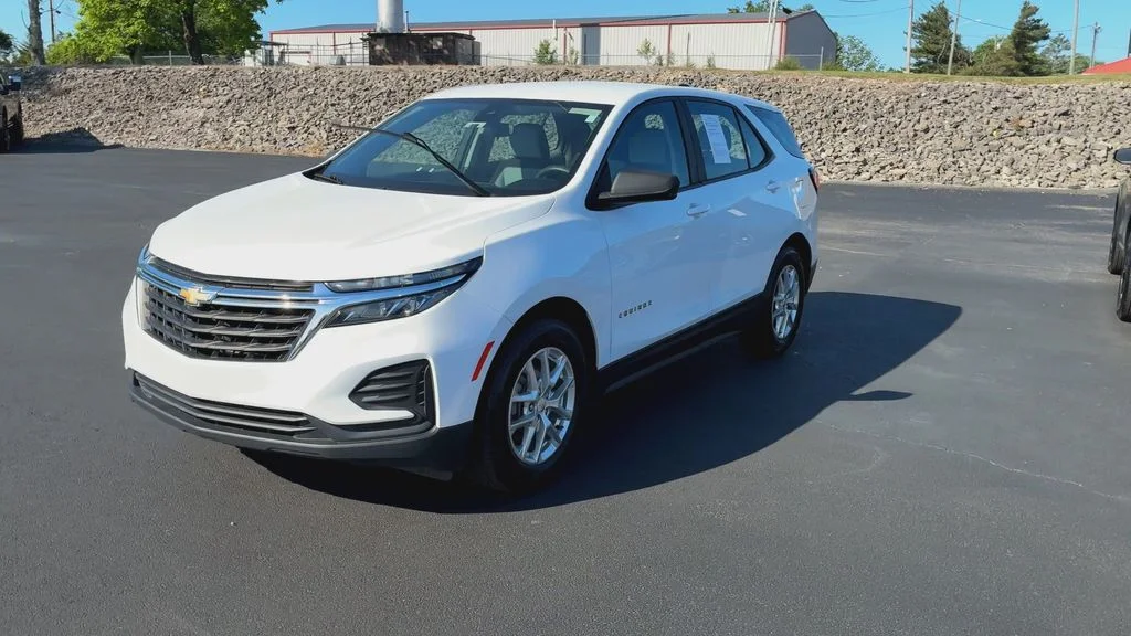 Used 2022 White Chevrolet LS image 4