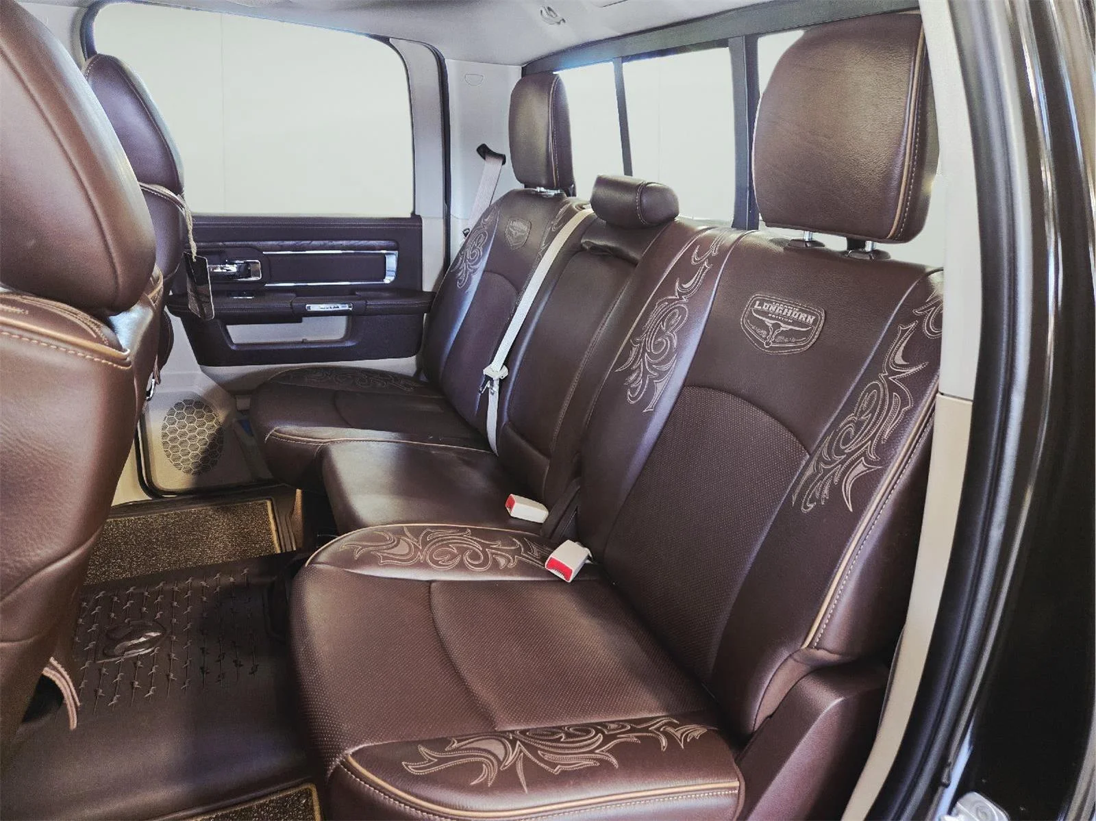 Used 2014 Black Gold Pearlcoat Ram Longhorn image 33