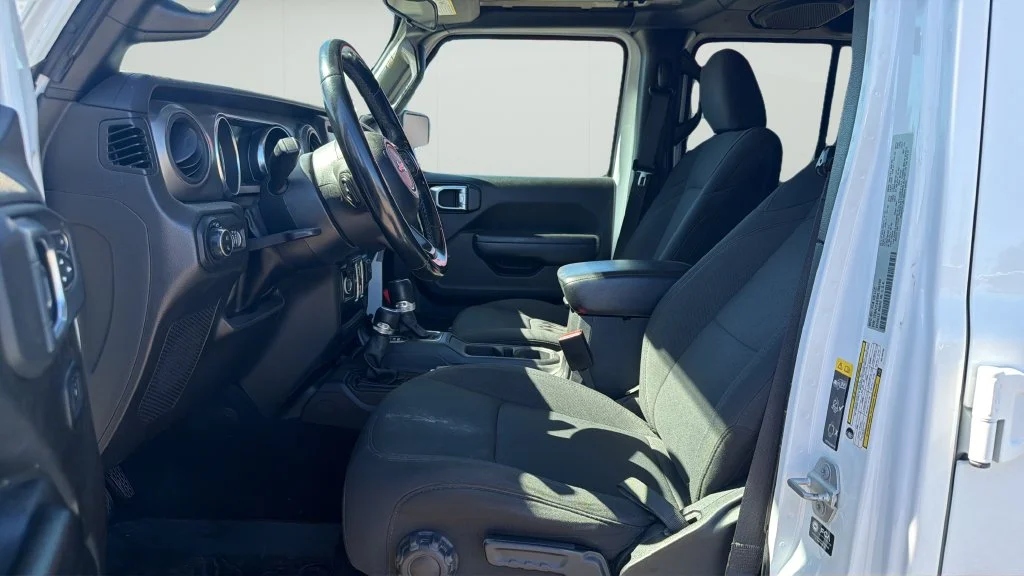 Used 2022 White Jeep Willys image 9