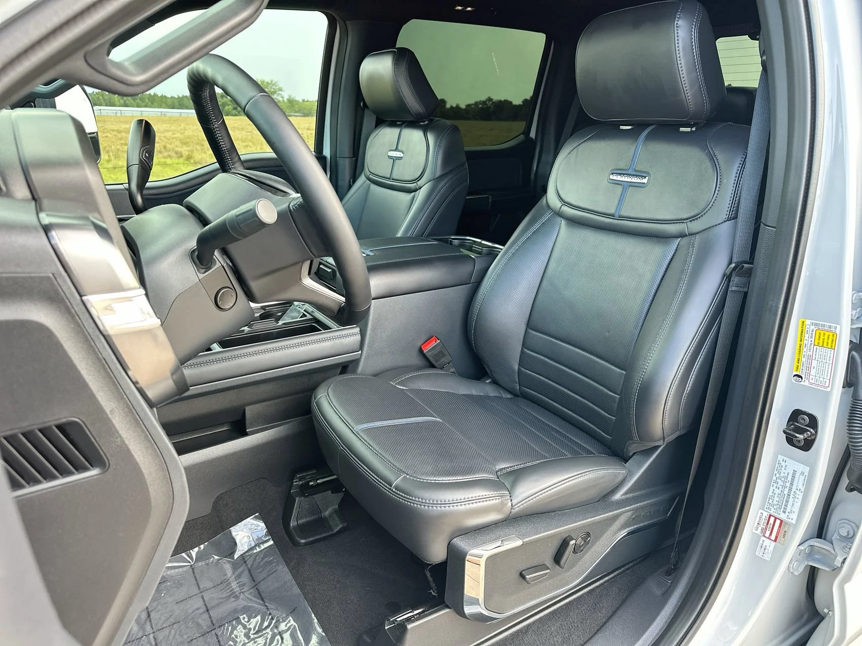 Used 2025 Avalanche Ford Platinum image 11