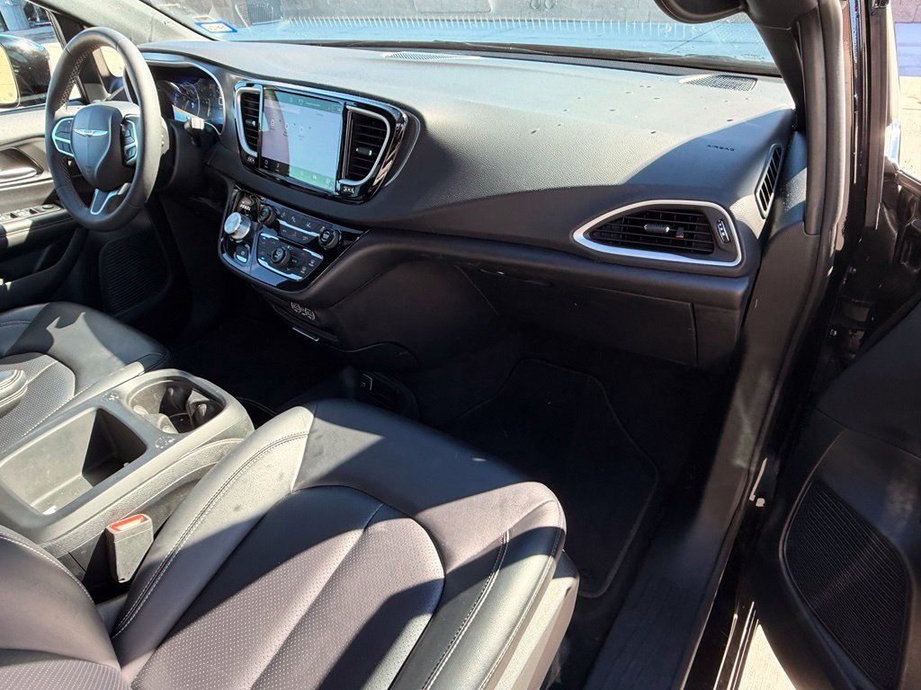 Certified Used 2025 Black Chrysler Select image 14