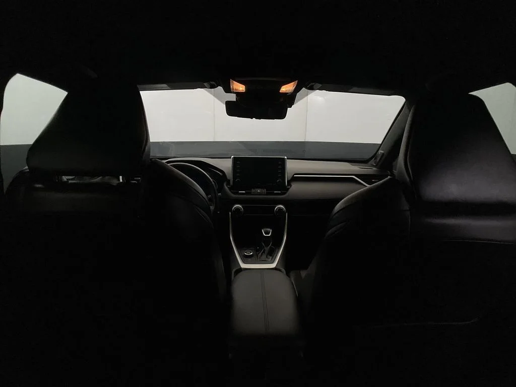 Used 2021 Blizzard Pearl/Midnight Black Metallic Toyota XSE image 28