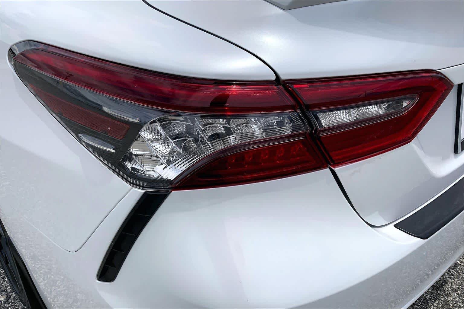 Used 2024 Wind Chill Pearl Toyota XSE image 28