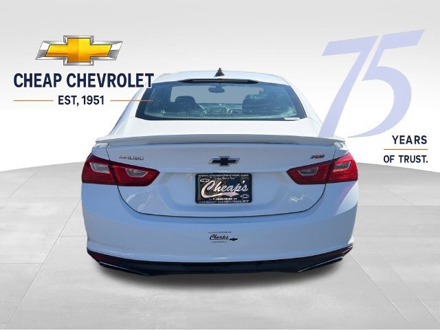 Used 2019 SUMMIT WHITE Chevrolet RS image 4
