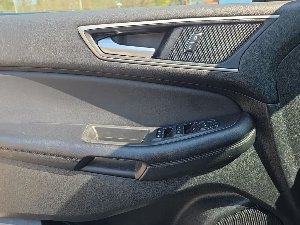 Used 2023 Silver Metallic Ford SEL image 14