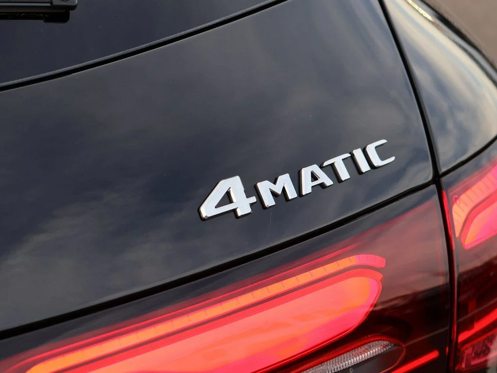 New 2026 Black Mercedes-Benz GLC 300 image 9