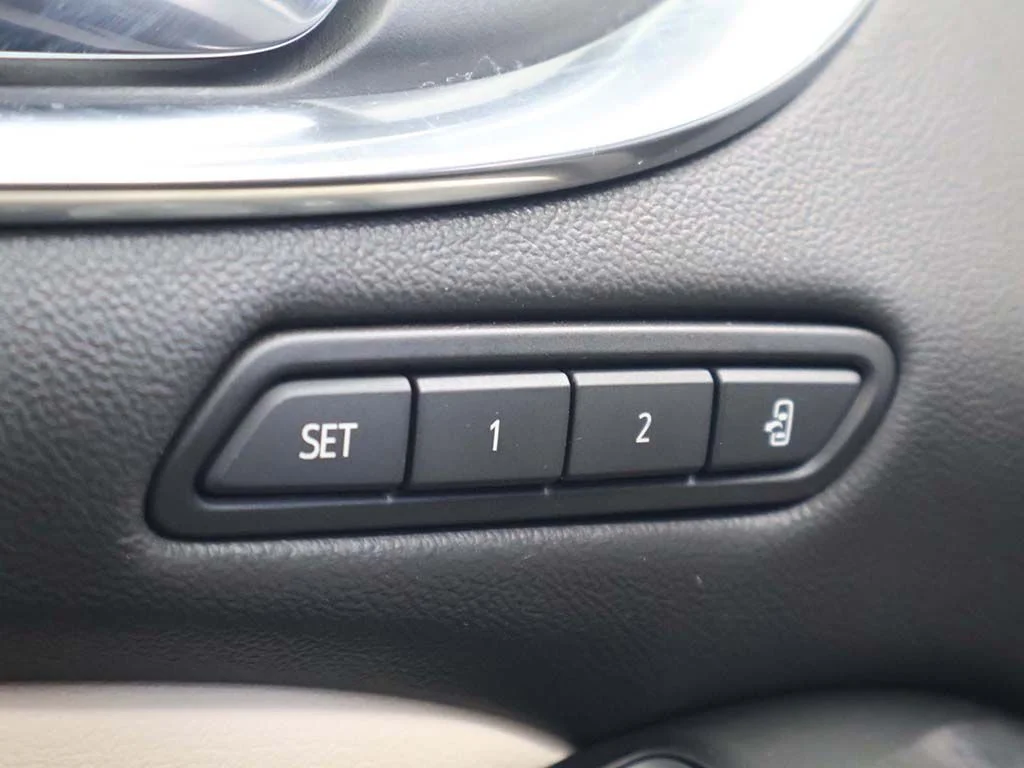 Used 2023 White Buick Premium Group image 44