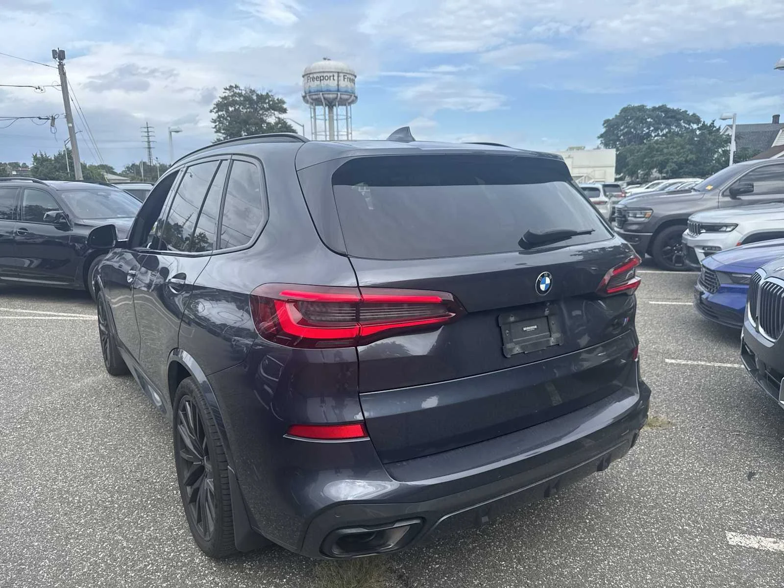 Used 2021 Arctic Grey Metallic BMW xDrive40i image 6