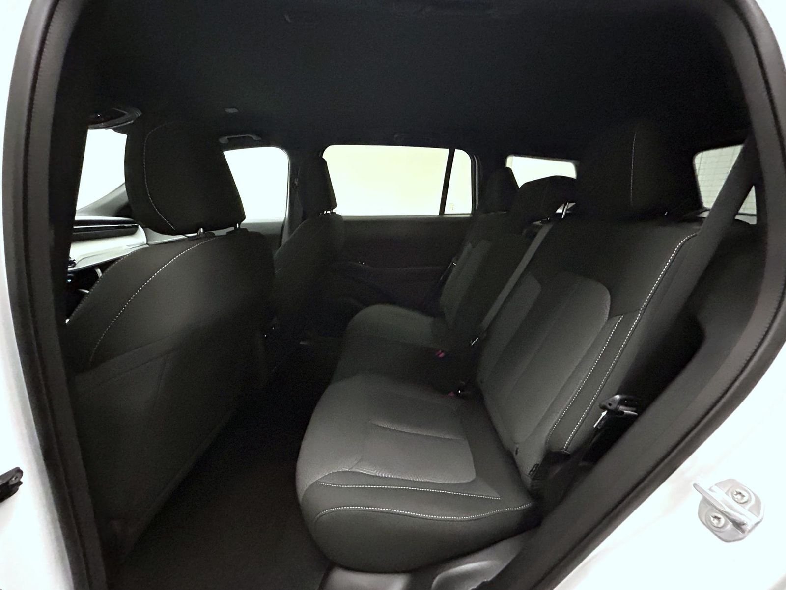 New 2026 Bright White Clear-Coat Exterior Paint Jeep Laredo image 11
