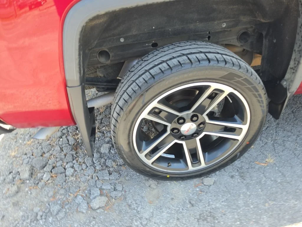 Used 2018 RED QUARTZ TINTCOAT GMC SLT image 15