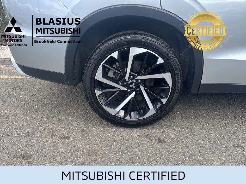 Certified Used 2024 Silver Mitsubishi SE image 6