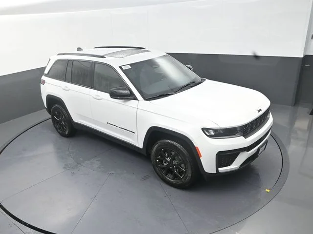 New 2026 Bright White Clear-Coat Exterior Paint Jeep Laredo Altitude image 11