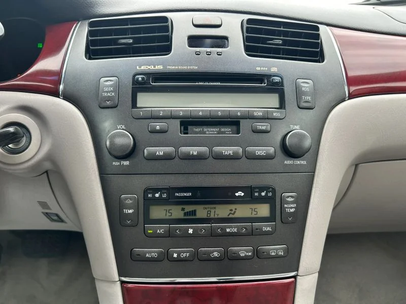 Used 2003 Gold Lexus ES 300 Sedan 4D image 39