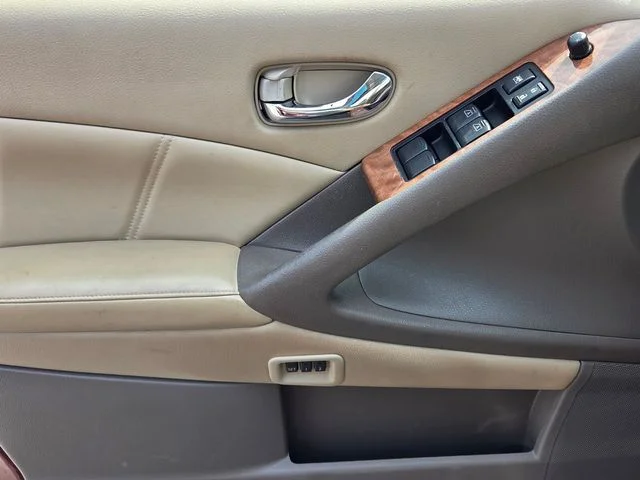 Used 2012 Red Nissan LE image 32
