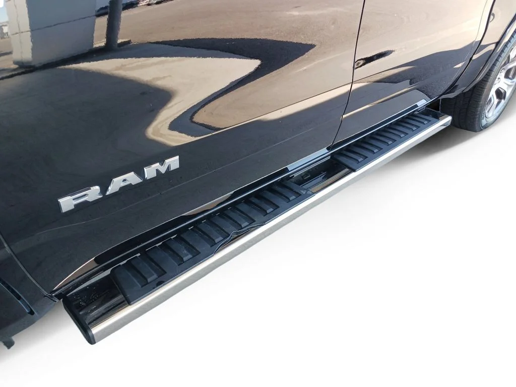 Used 2021 Black Ram Laramie image 18
