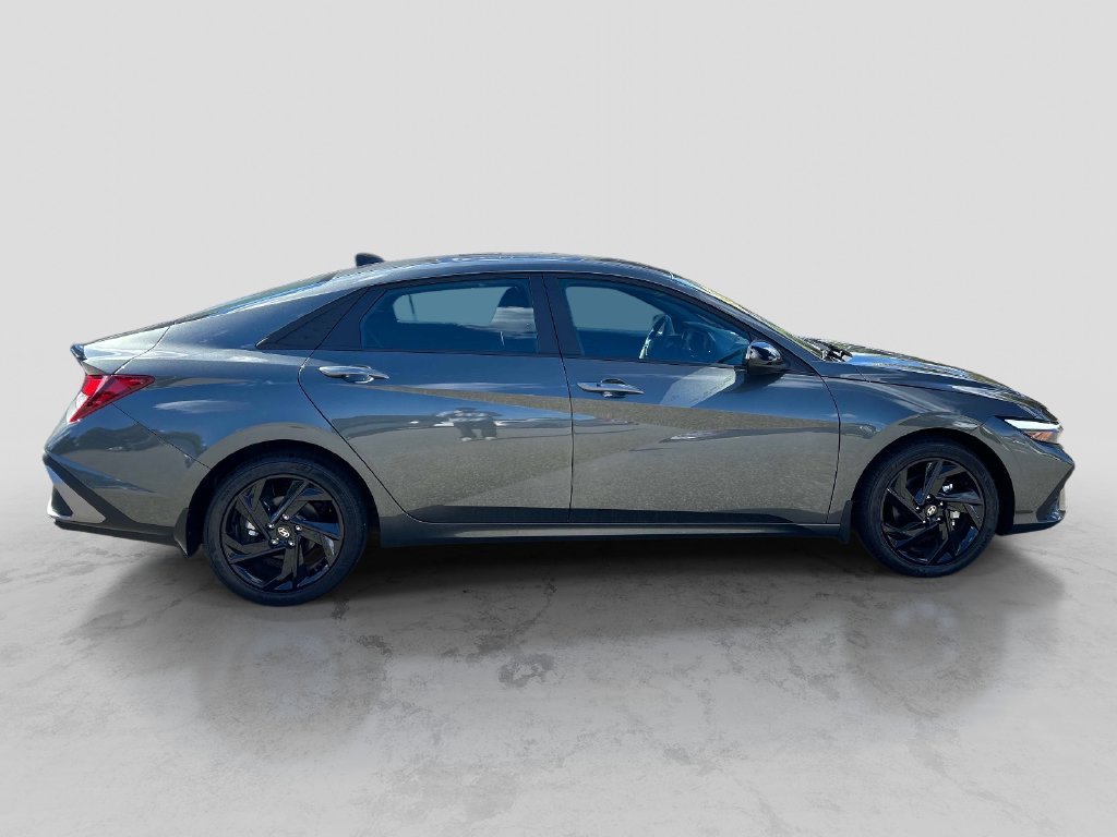 Used 2026 Gray Hyundai SEL Sport image 6