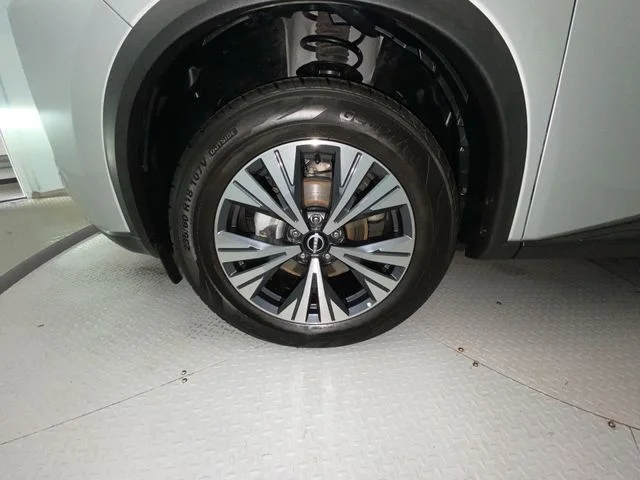Used 2023 Silver Nissan SV image 10