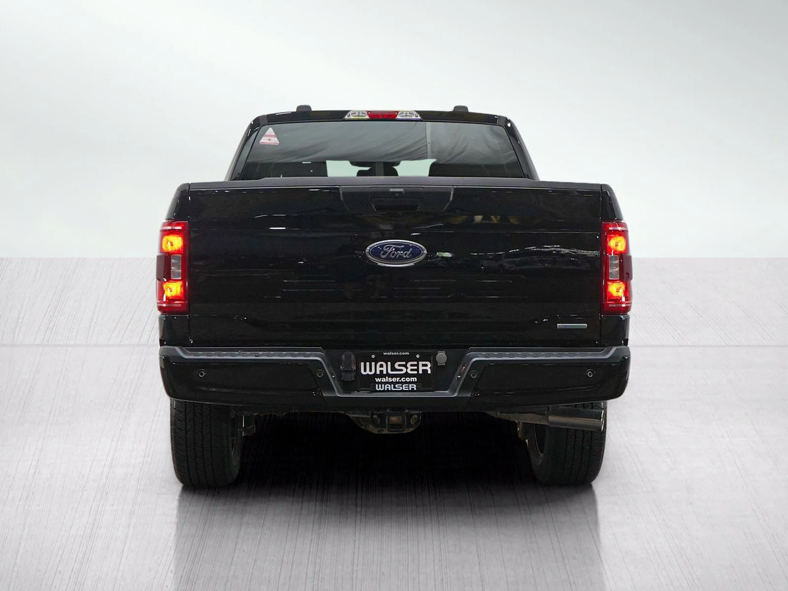 Used 2023 Agate Black Metallic Ford XLT image 4