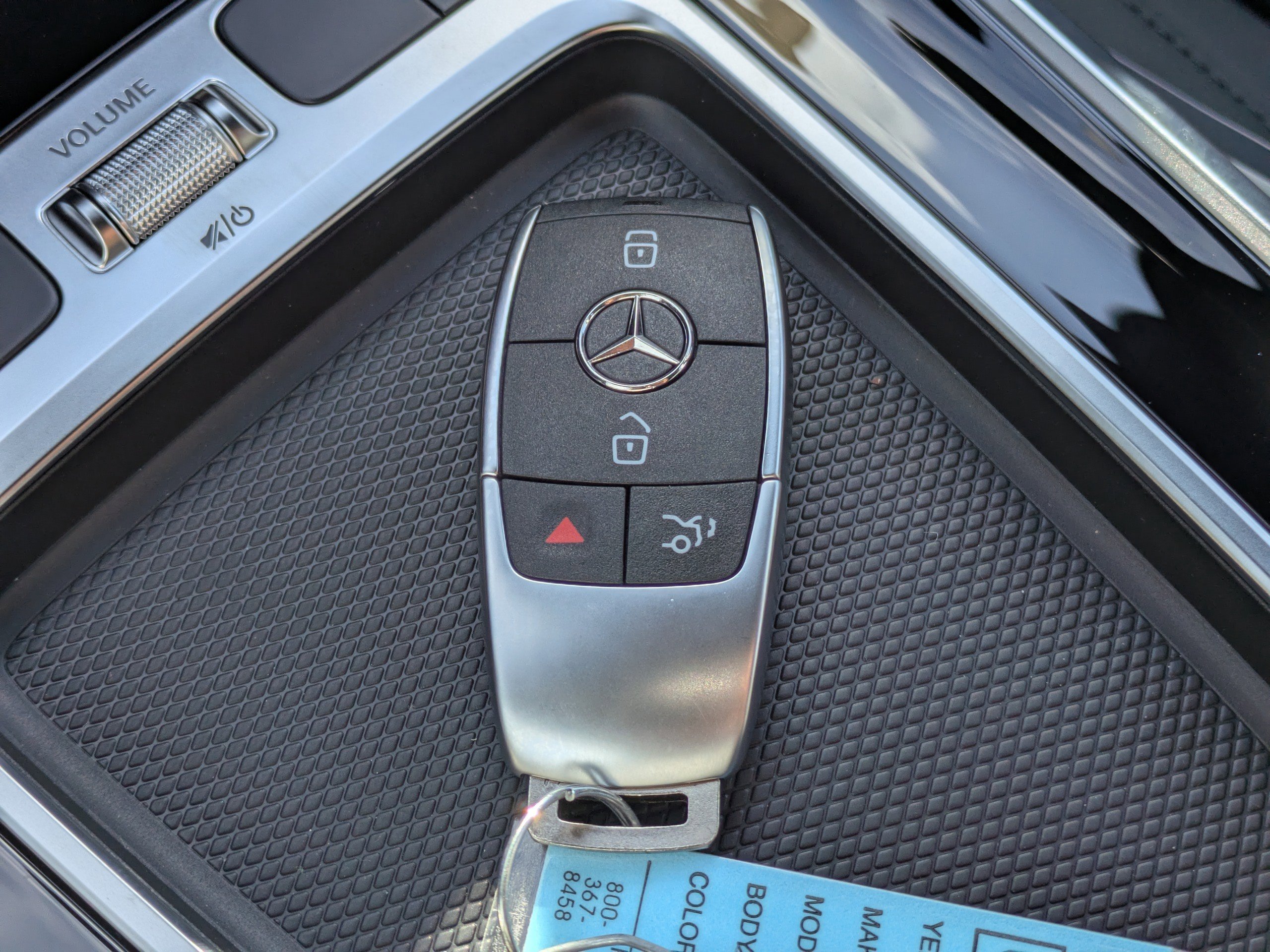 New 2026 Polar White Mercedes-Benz GLB 250 image 30