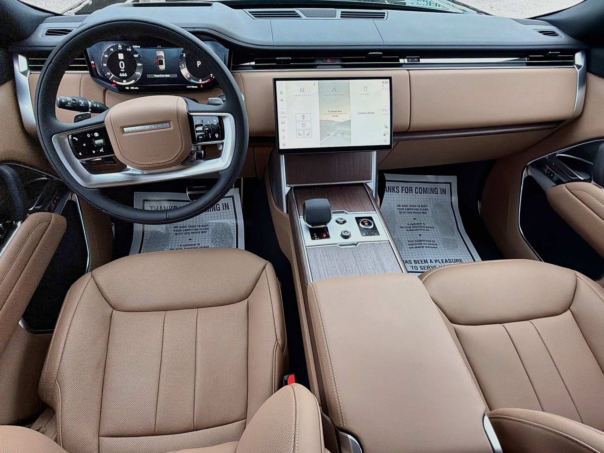 New 2027 British Racing Green LAND ROVER SE image 17
