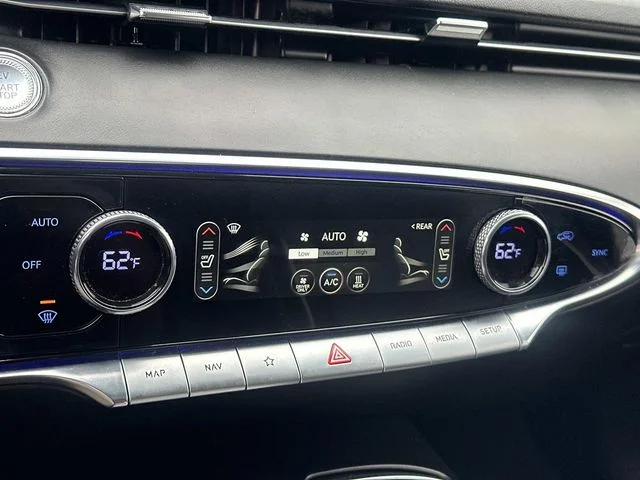 Used 2023 Silver Genesis Advanced image 25