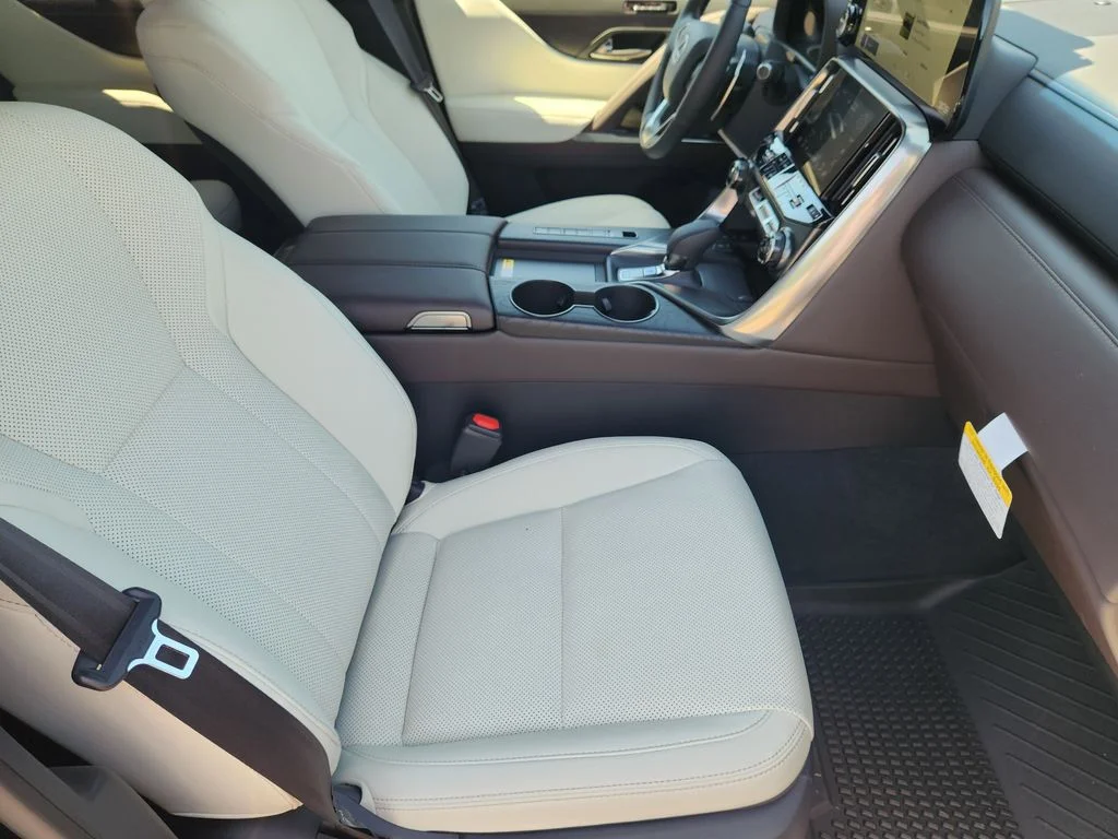 New 2026 Caviar Lexus 700h Luxury image 10