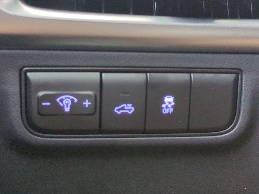 New 2026 White Hyundai SEL Activity FWD image 28