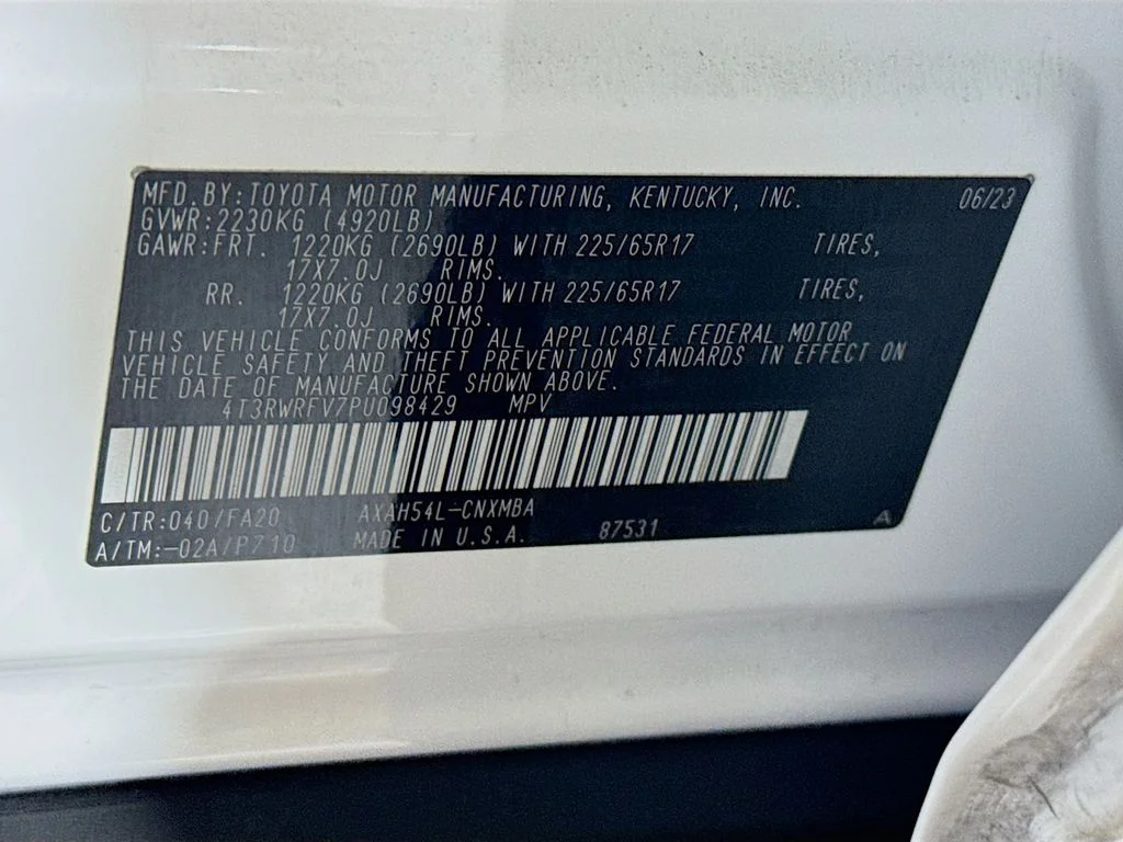 Used 2023 White Toyota XLE image 40