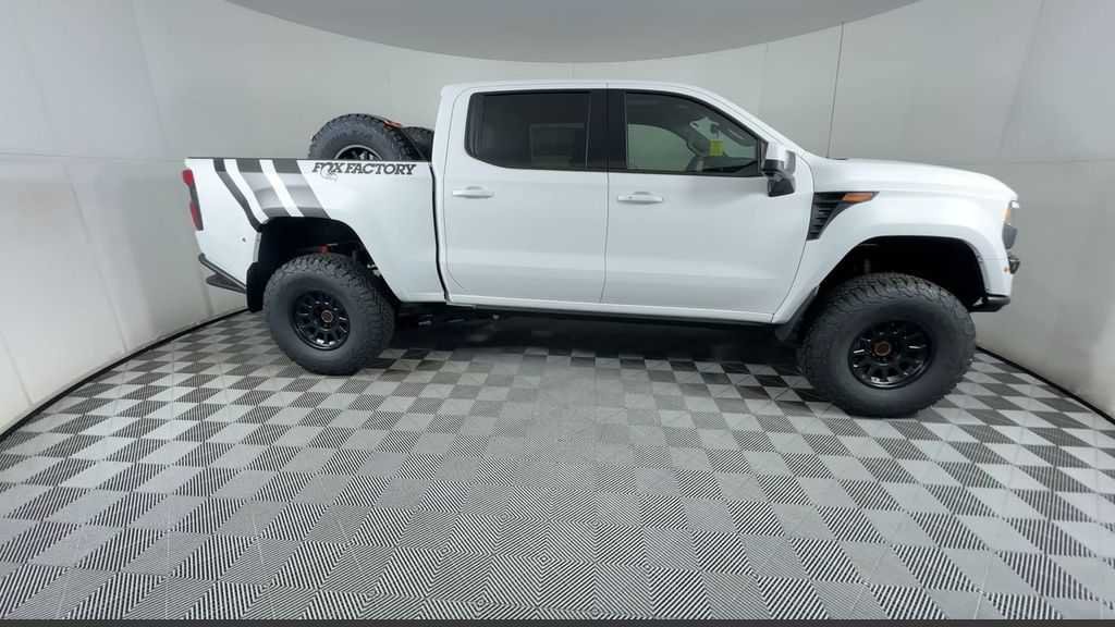 2025 Chevrolet Silverado 1500 LTZ - Photo 25