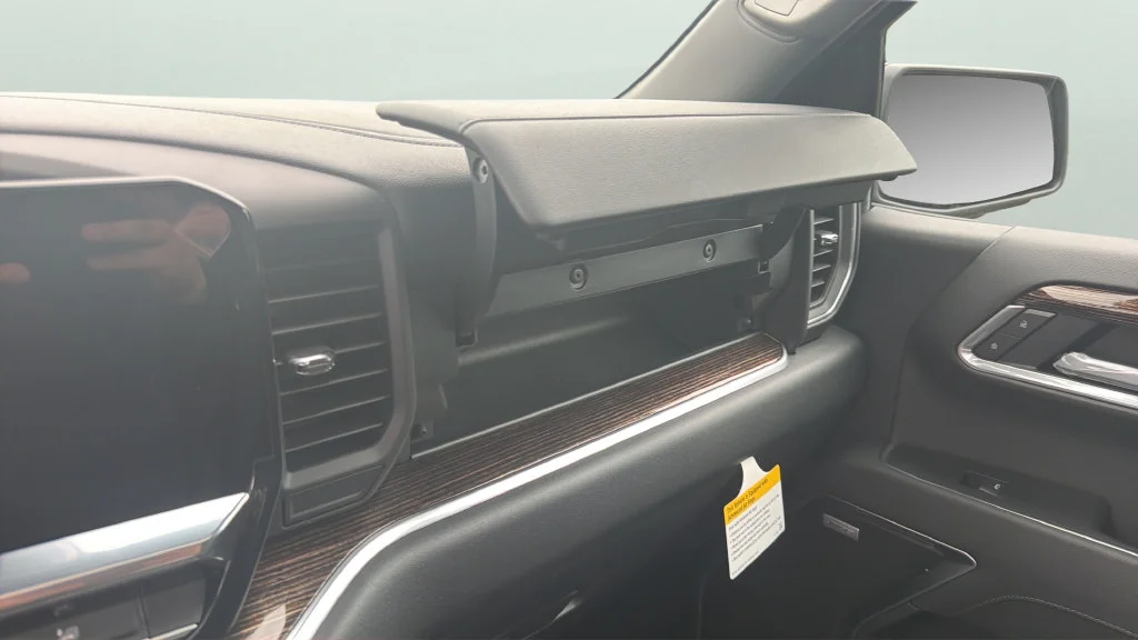 New 2026 Sterling Metallic GMC Elevation image 22
